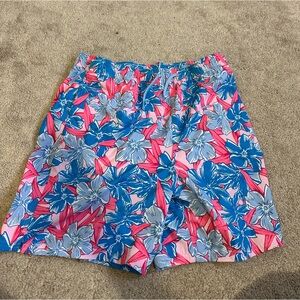vineyard vines swim trunks
